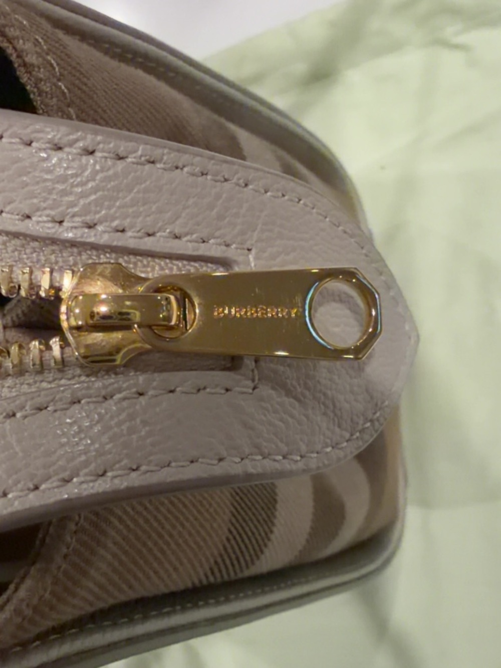 Burberry Mini Banwell Leather Tote Bag - Picture 4 of 5